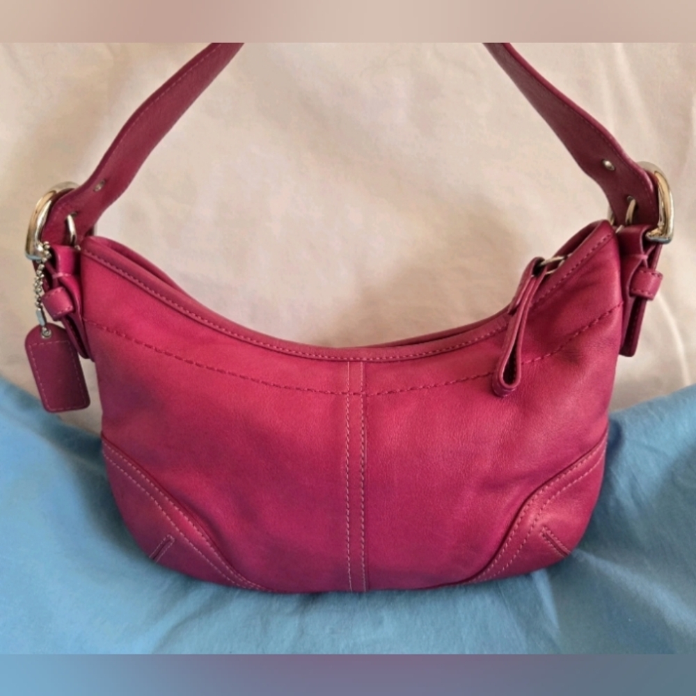 Vintage Y2K Coach Hobo Soho Bag in Barbie Hot Pink, Fushia Leather 9541